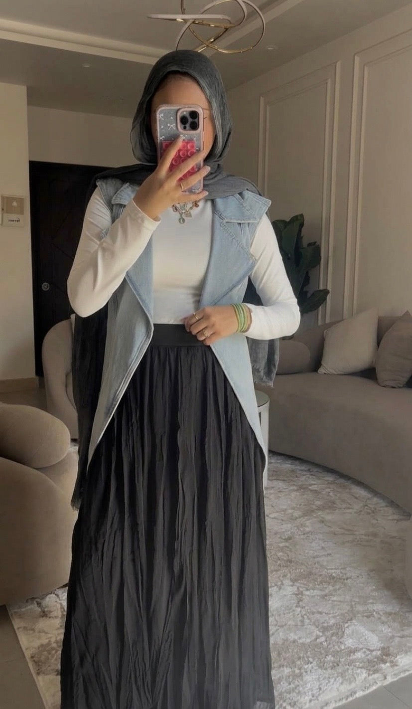 The Flow Skirt in Black